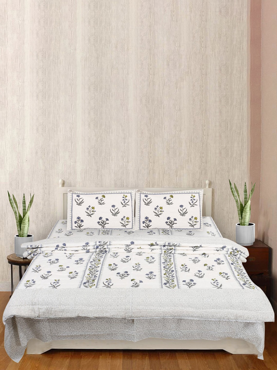 SARYU HOMES White & Grey Floral Block Print King Size Pure Cotton Bedding Set