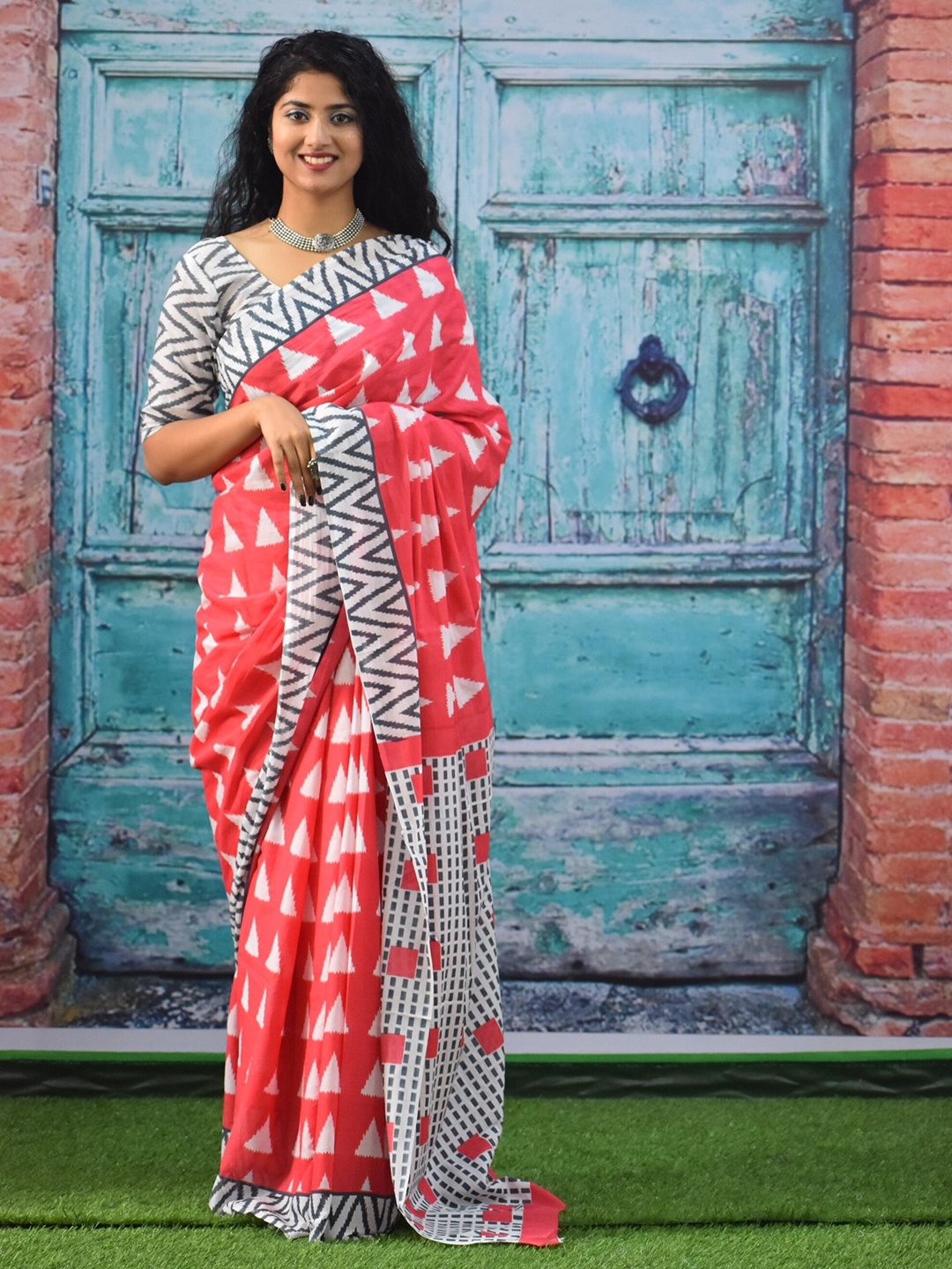 

clothonus Geometric Pure Cotton Handloom Block Print Saree, Pink