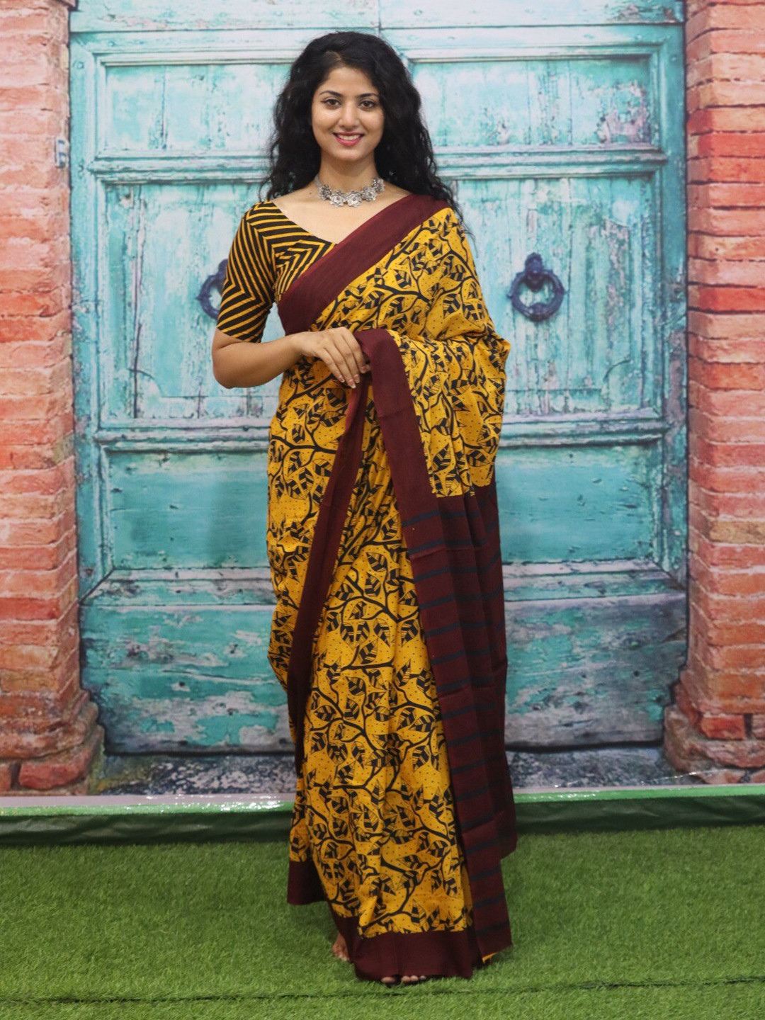 

clothonus Ethnic Motifs Pure Cotton Block Print Saree, Yellow