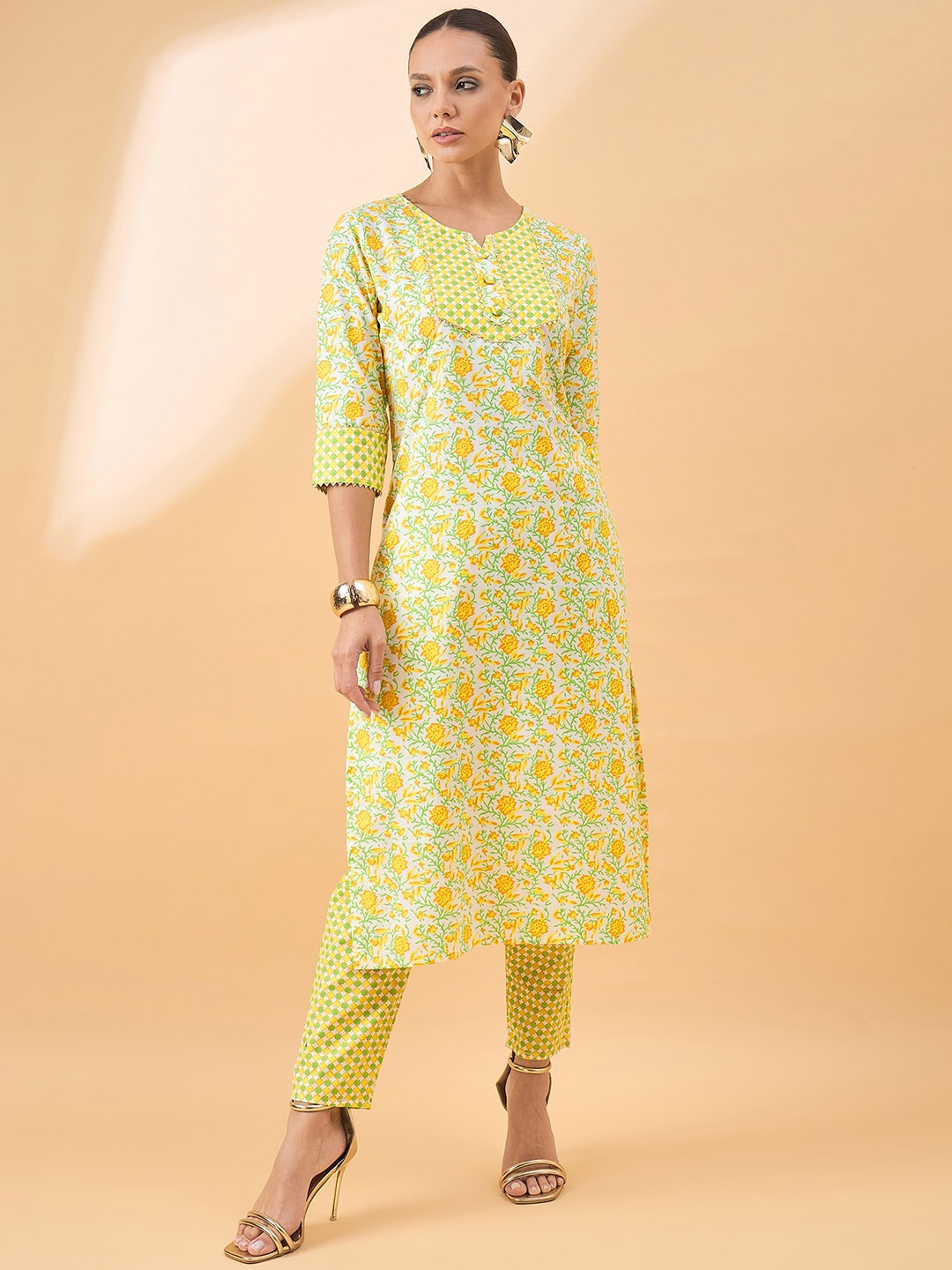 

all about you Floral Printed Regular Straight Kurta with Trousers, White