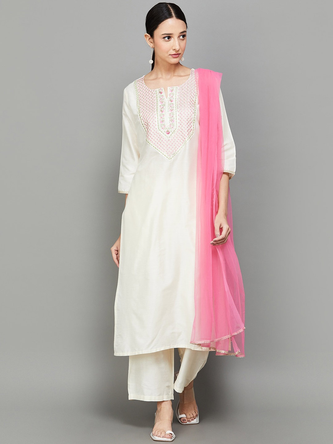 

Melange by Lifestyle Yoke Design Regular Thread Work Kurta with Trousers & Dupatta, Off white