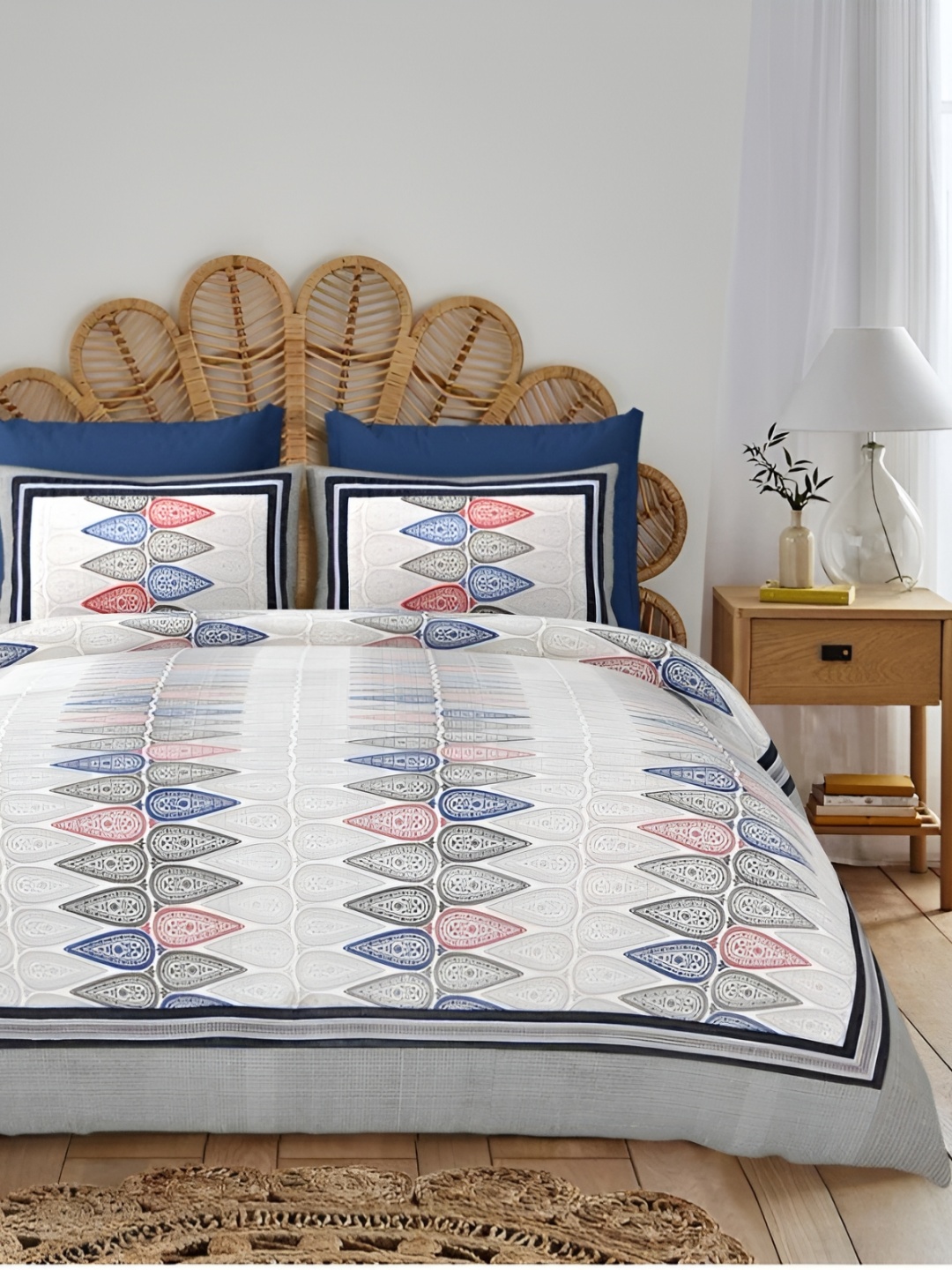 

Block Print Story Grey Ethnic Motifs 210 TC Cotton King Bedsheet with 2 Pillow Covers
