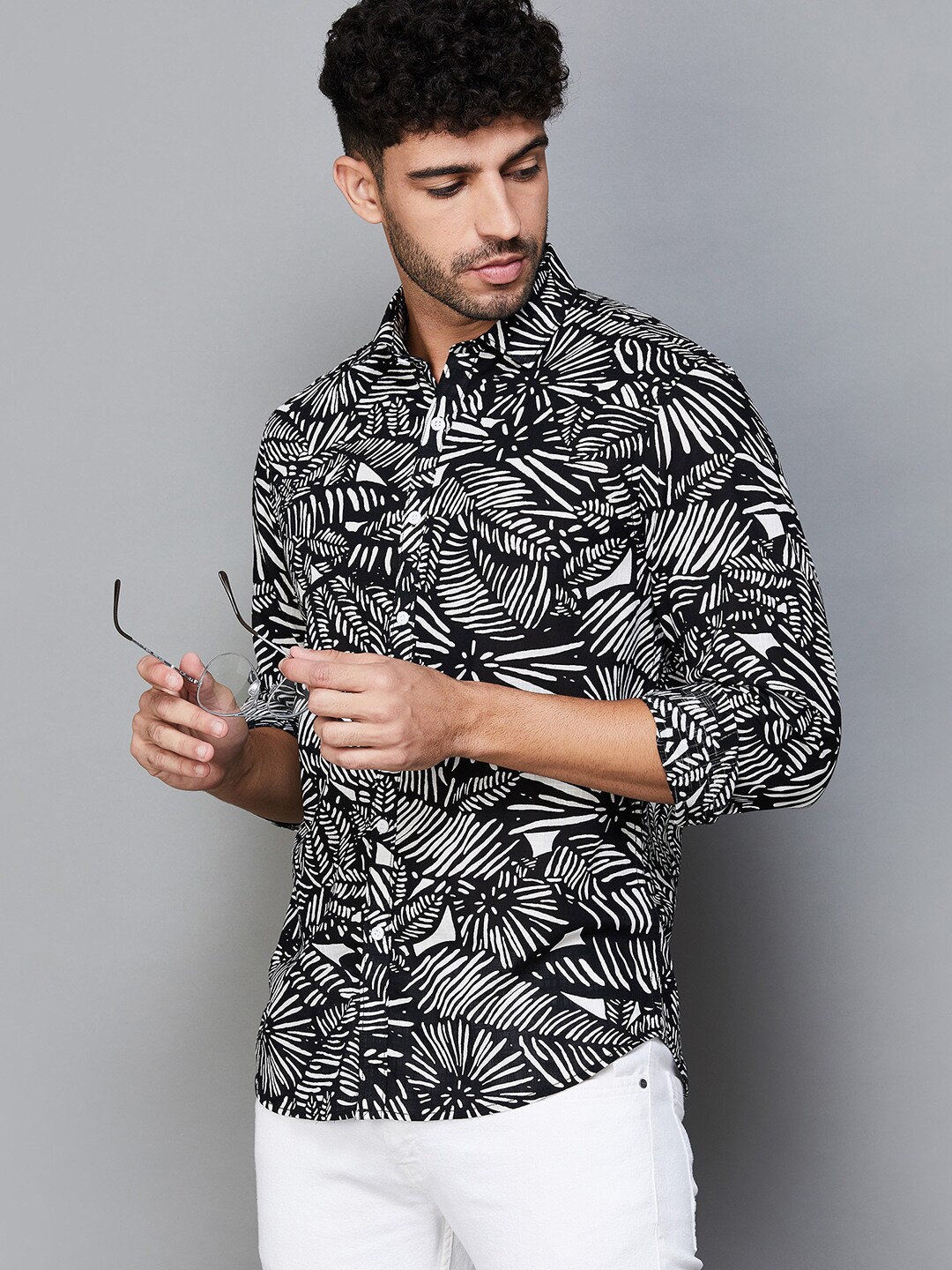

CODE by Lifestyle Abstract Printed Spread Collar Long Sleeves Casual Shirt, Black
