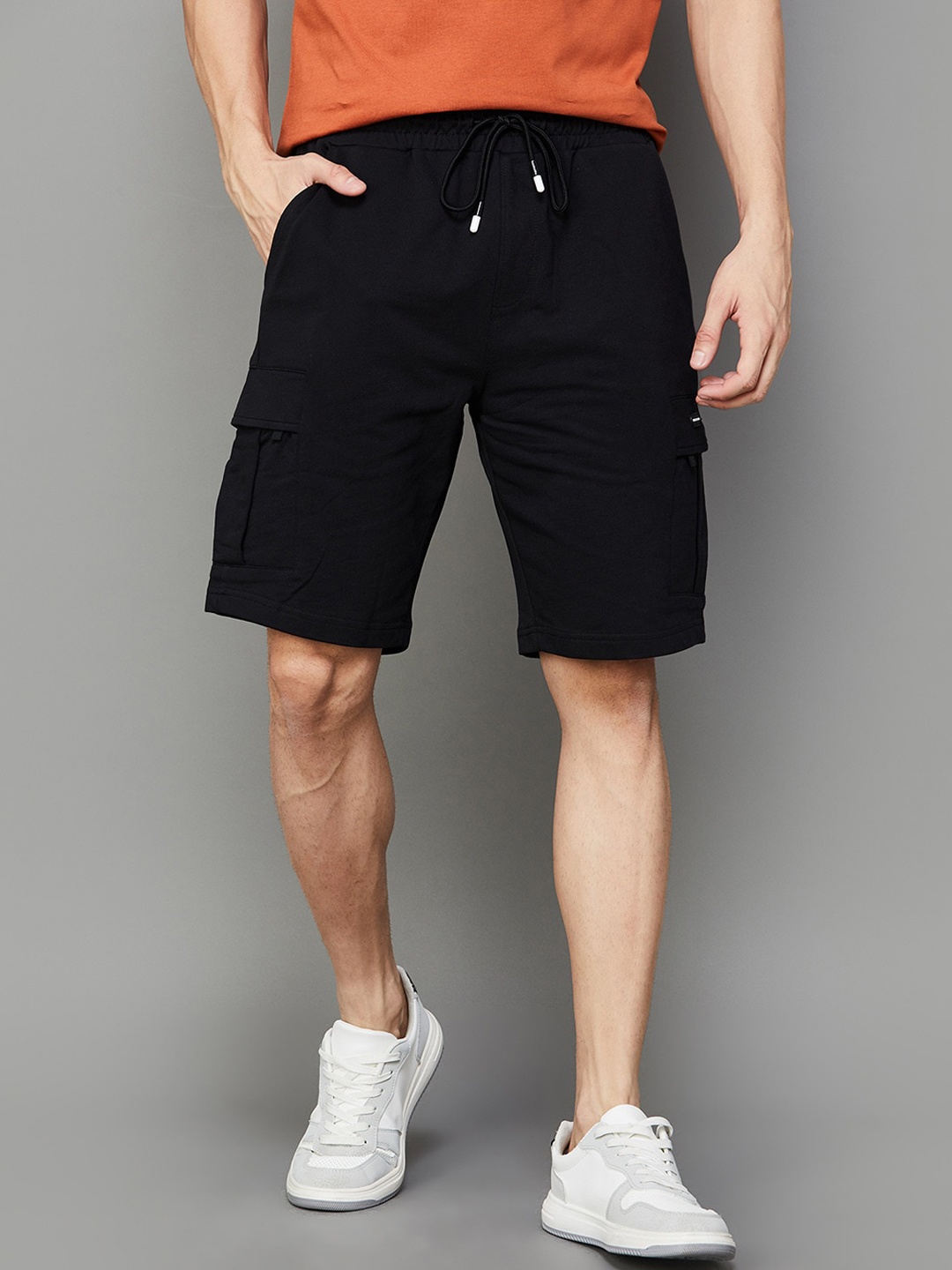 

SmileyWorld Men Mid-Rise Cotton Cargo Shorts, Black