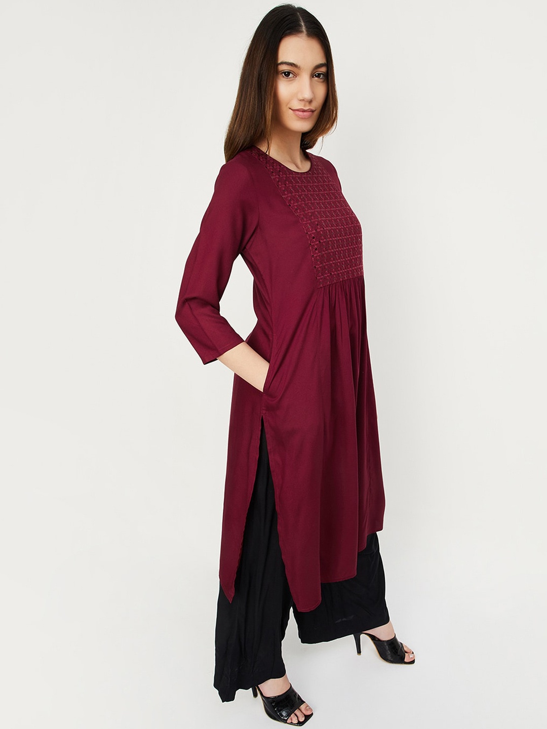 

max Geometric Yoke Design Kurta, Red