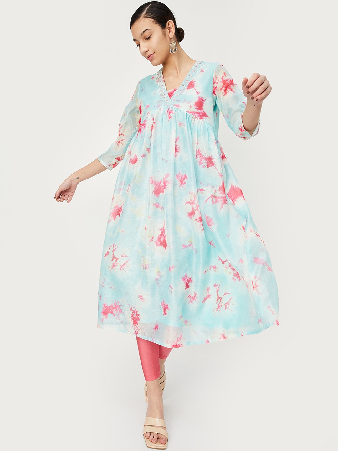 max Floral Embroidered Cotton Kurta, Blue
