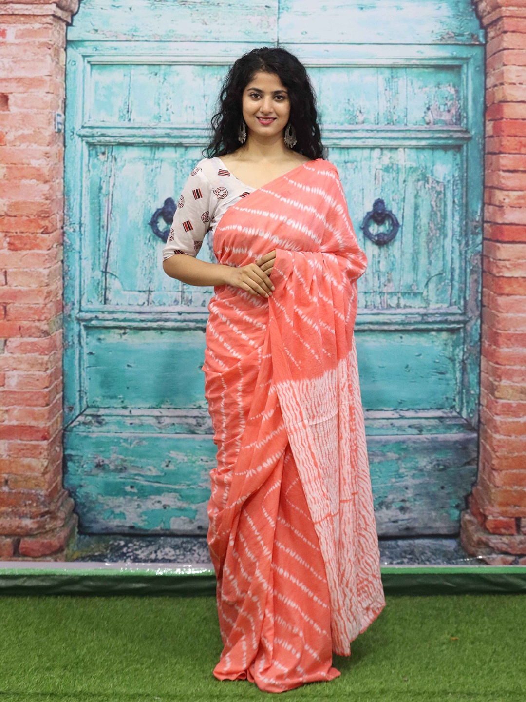 

GK FASHION Leheriya Printed Pure Cotton Saree, Peach