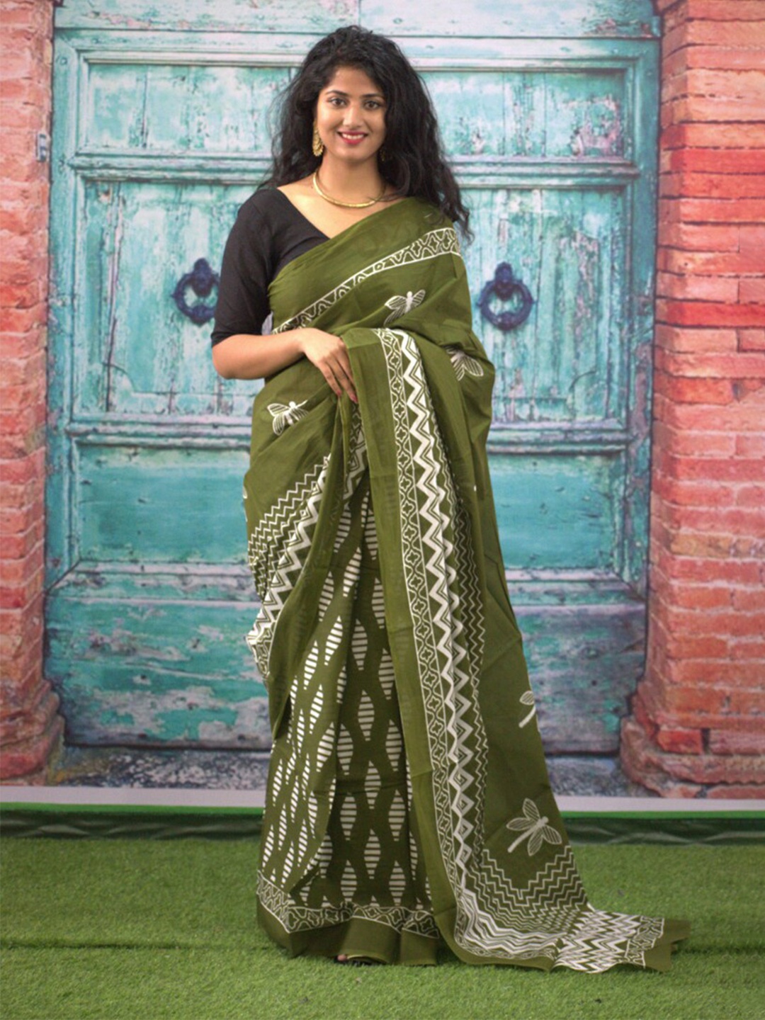 

GK FASHION Ethnic Motifs Printed Pure Cotton Saree, Green