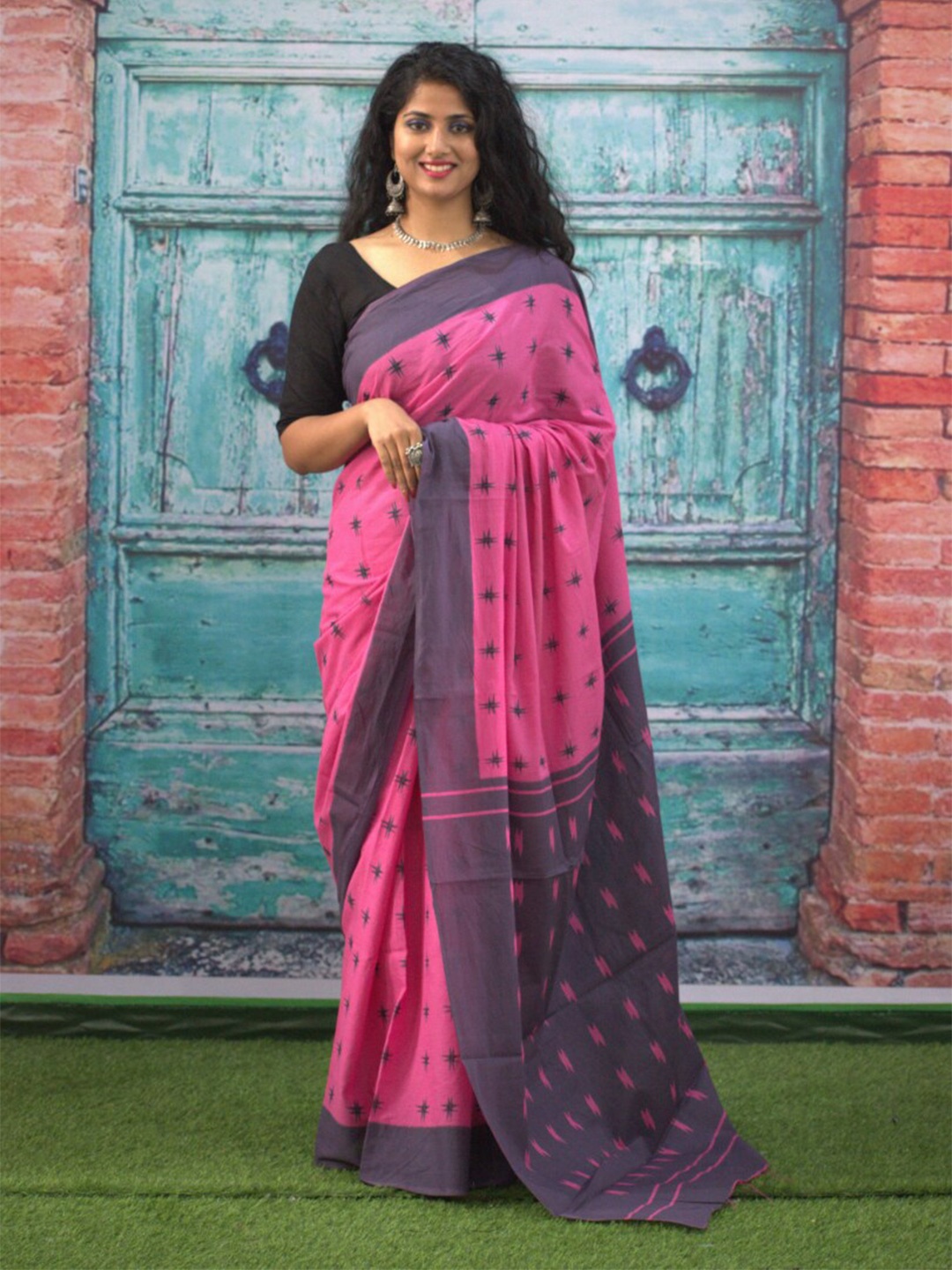 

GK FASHION Ethnic Motifs Printed Pure Cotton Saree, Pink