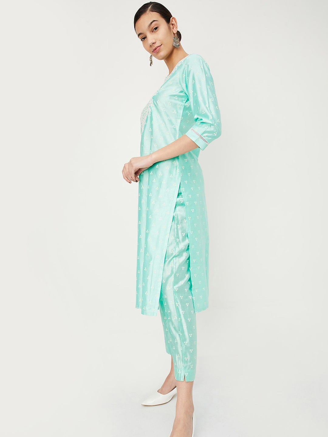 

max Floral Embroidered Kurta with Trousers, Green