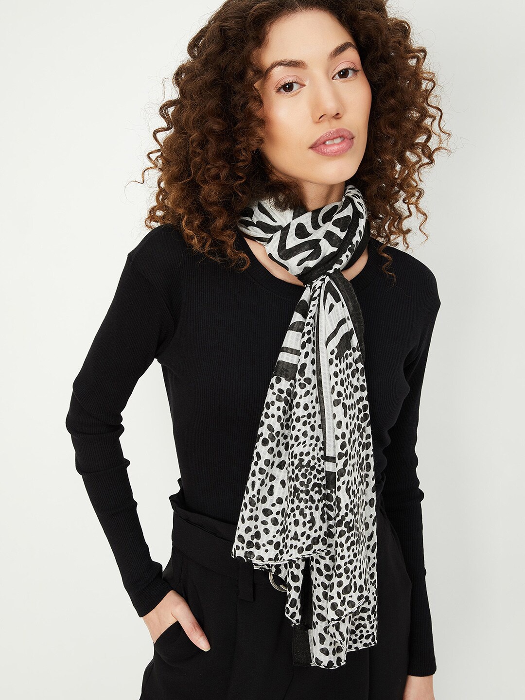 

max Abstract Printed Scarf, Black