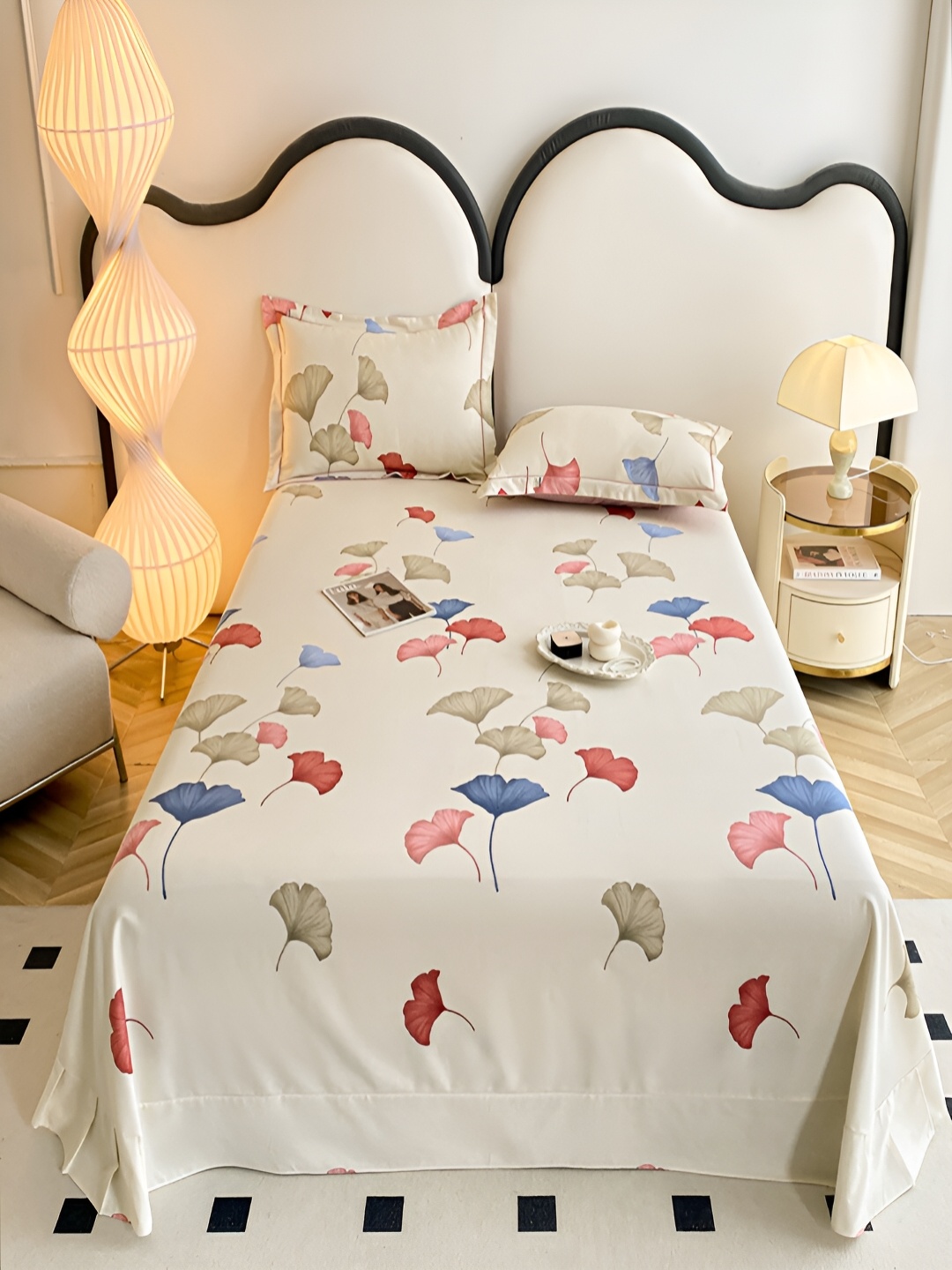 

JC HOME Cream-Coloured & Blue Floral 230TC Cotton King Bedsheet with 2 Pillow Covers
