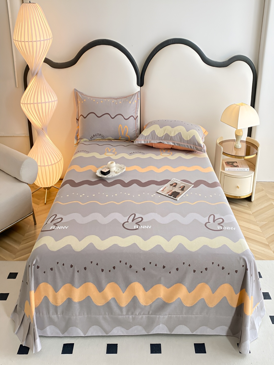 

JC HOME Grey & Orange Geometric King Bedsheet with 2 Pillow Covers