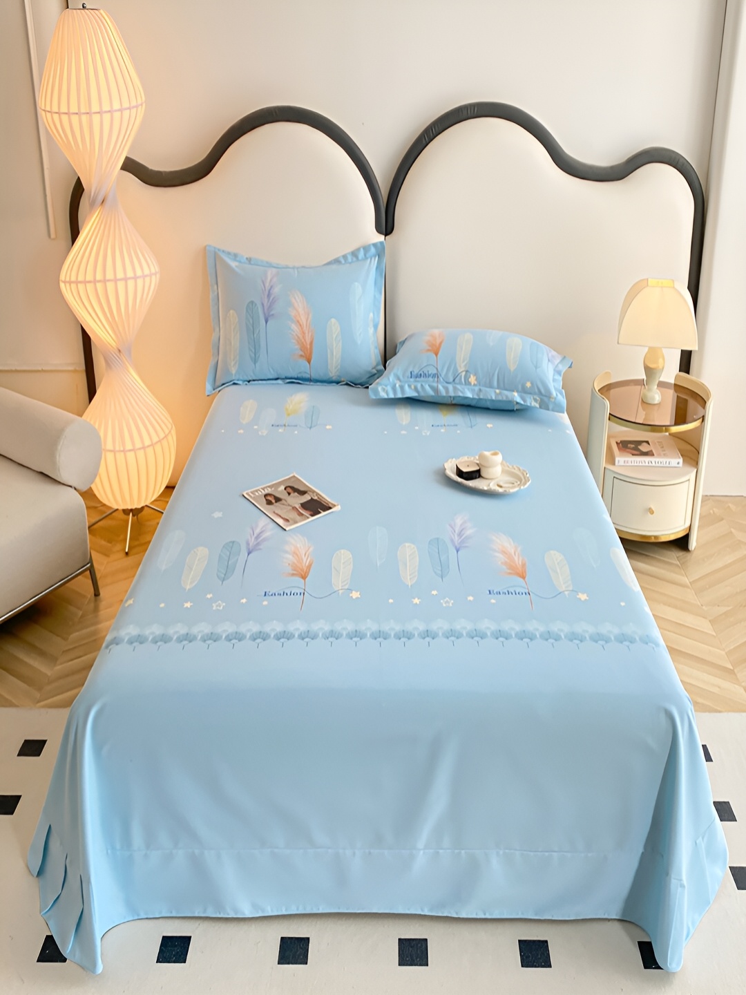 

JC HOME Blue & White Floral 230 TC Cotton King Bedsheet with 2 Pillow Covers