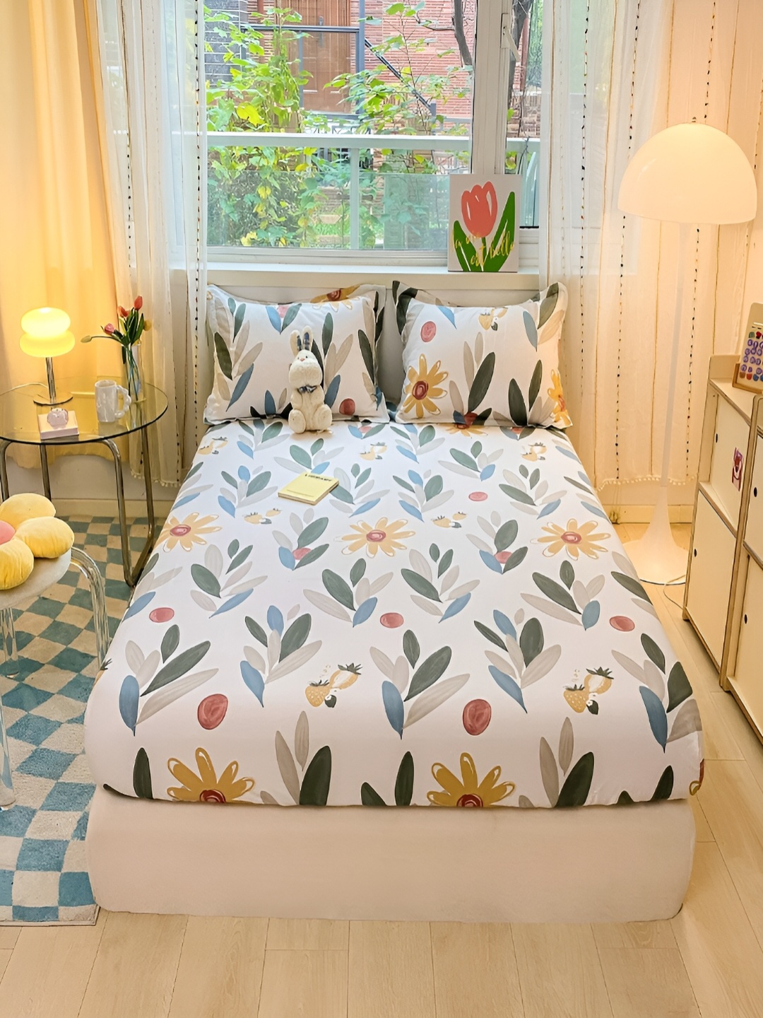 

JC HOME White & Blue Floral 220 TC Cotton Fitted Queen Bedsheet & 2 Pillow Covers