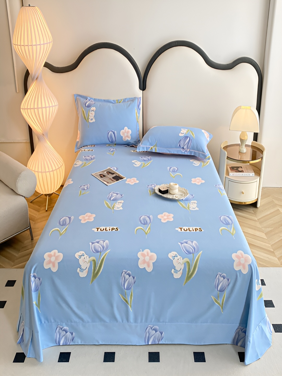 

JC HOME Blue & White Floral Cotton 230 TC Queen Bedsheet With 2 Pillow Covers