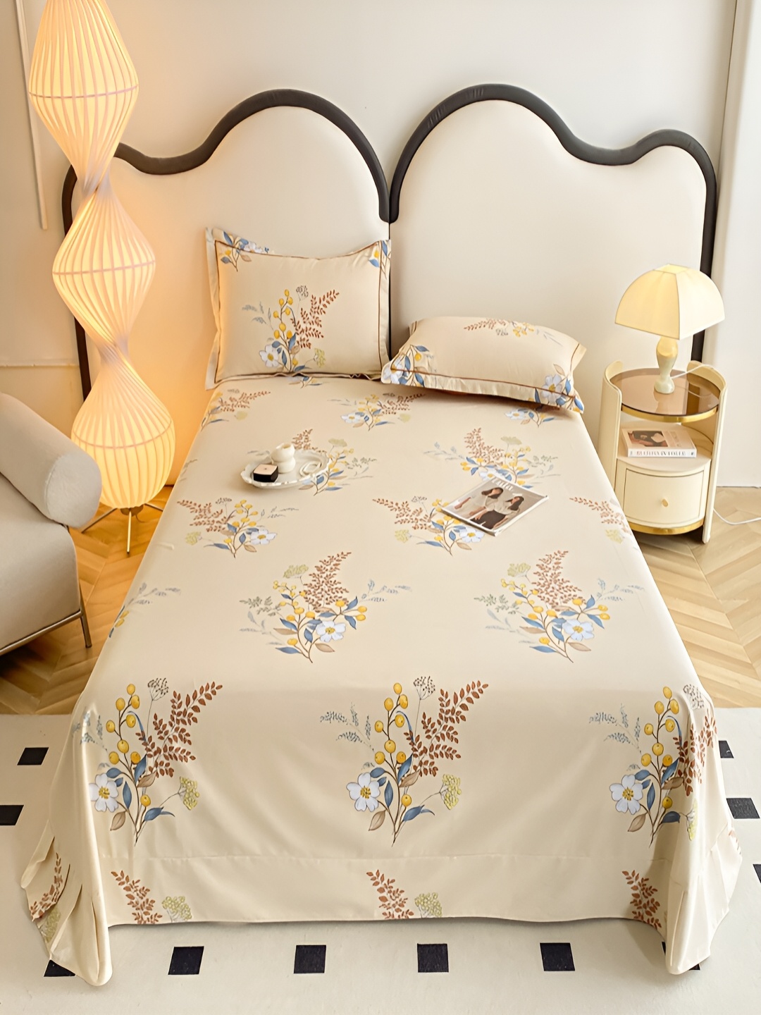 

JC HOME Beige & Blue Floral 230 TC Cotton King Bedsheet with 2 Pillow Covers