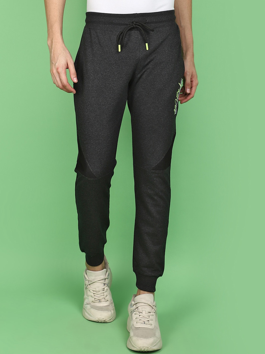

V-Mart Men Cotton Mid-Rise Joggers, Grey