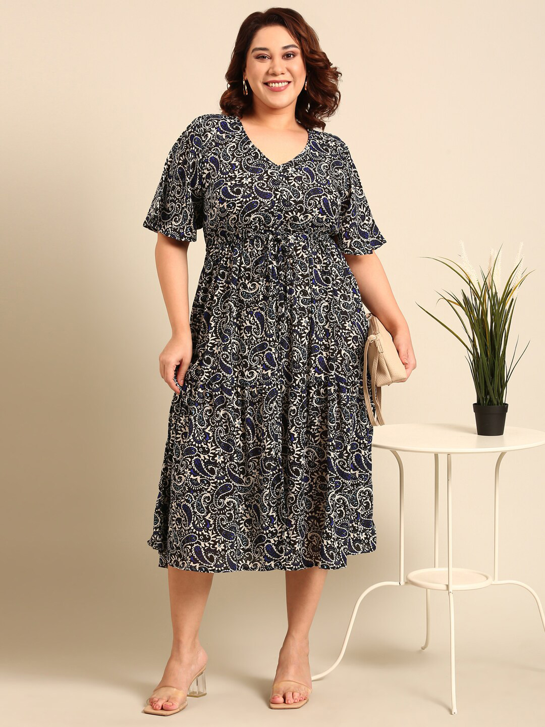 

The Pink Moon Plus Size Floral Print A-Line Midi Dress, Black