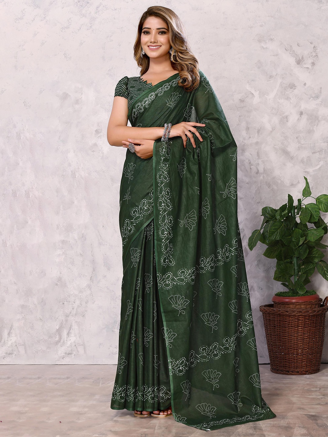 

DIVASTRI Ethnic Motifs Printed Silk Cotton Saree, Green