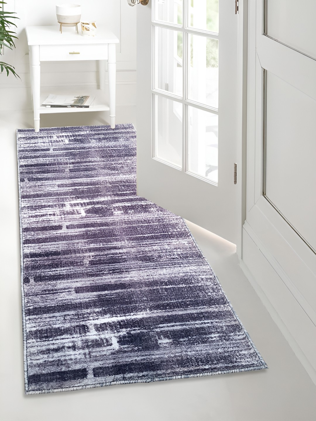 

LUXEHOME INTERNATIONAL Navy Blue Abstract Antalia Runner