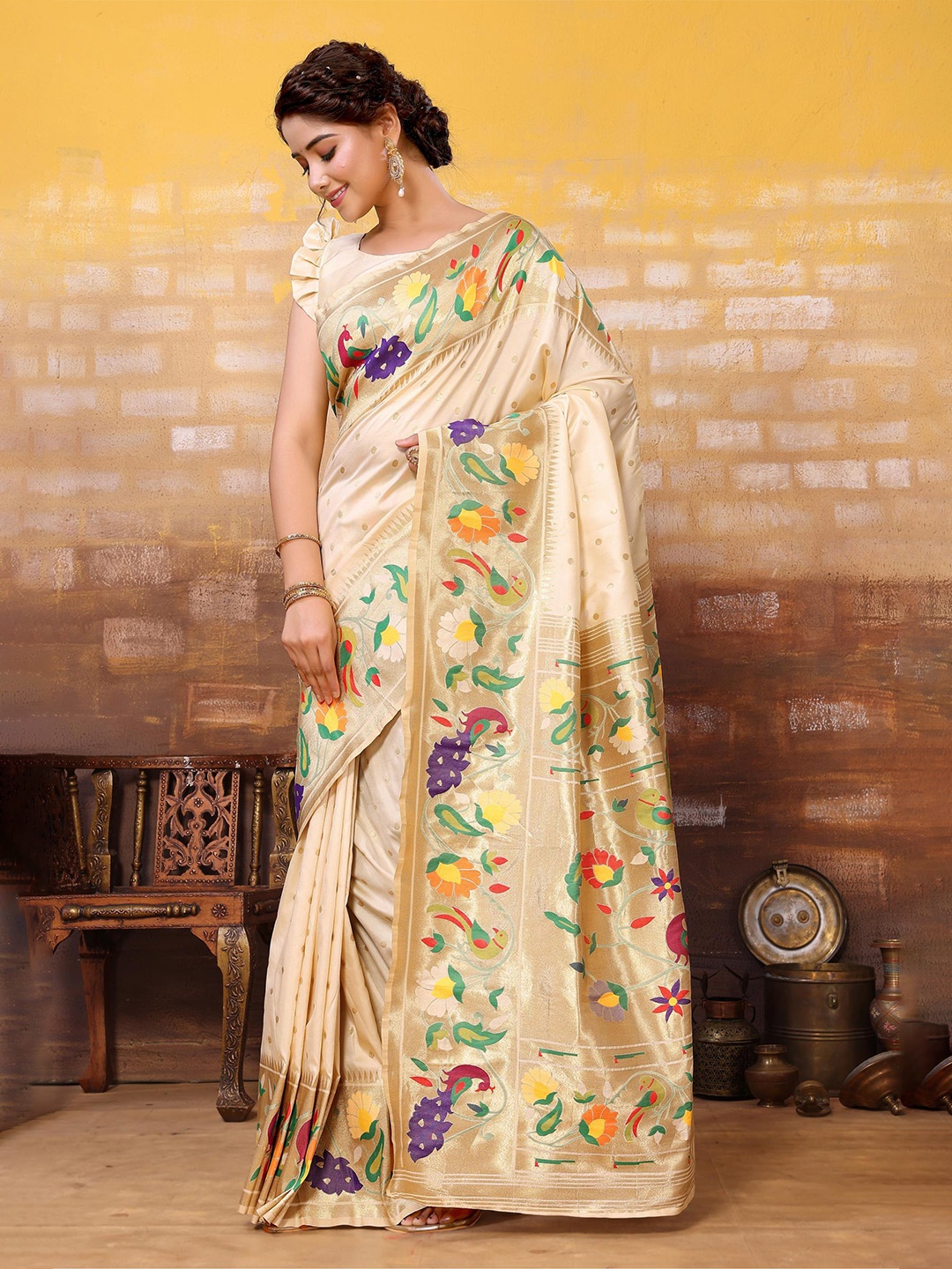 

DIVASTRI Ethnic Motifs Woven Design Zari Paithani Saree, White
