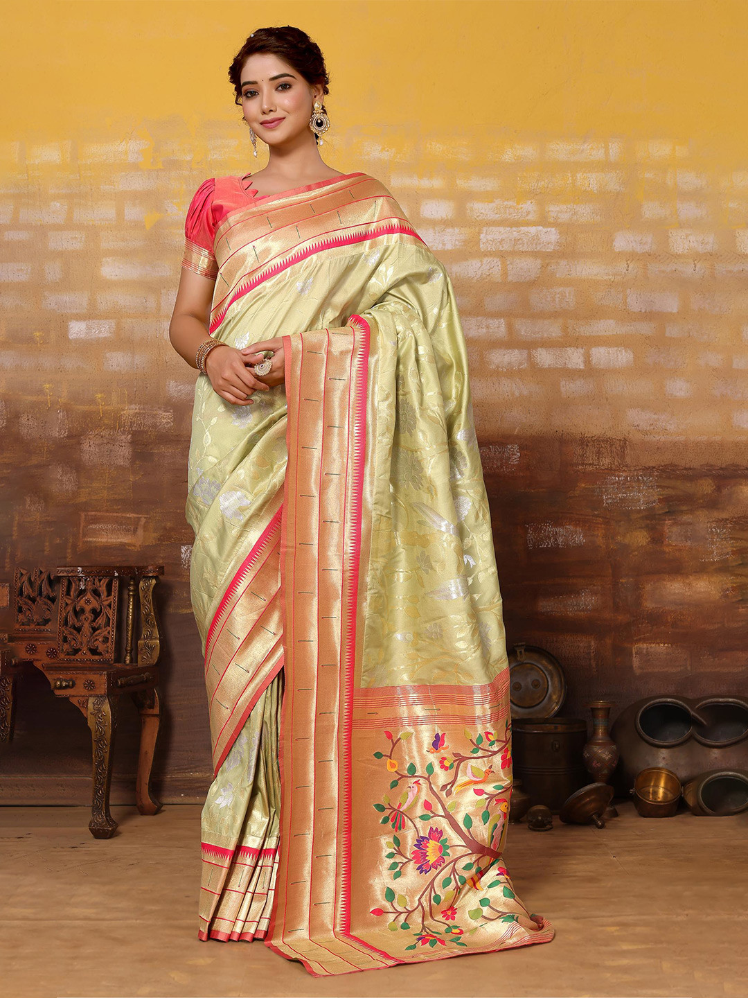 

DIVASTRI Floral Woven Design Zari Paithani Saree, Green