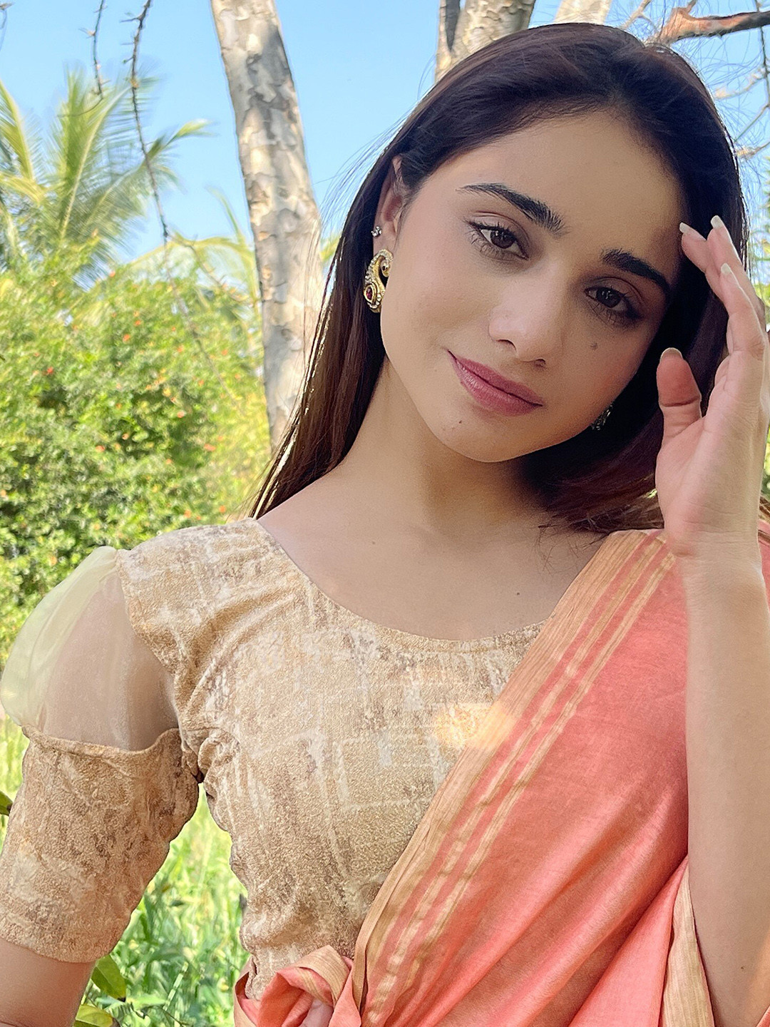 

Bindigasm's Advi Self Designed Puff Sleeves Stretchable Jacquard Saree Blouse, Beige