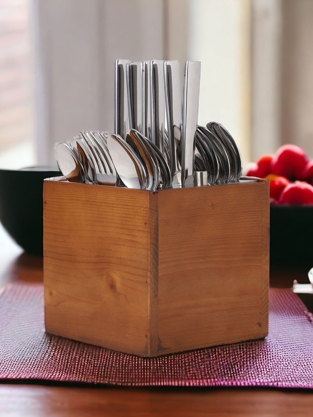 

FNS Solo 24 Pieces Stainless Steel Cutlery Set With Wooden Holder, Silver