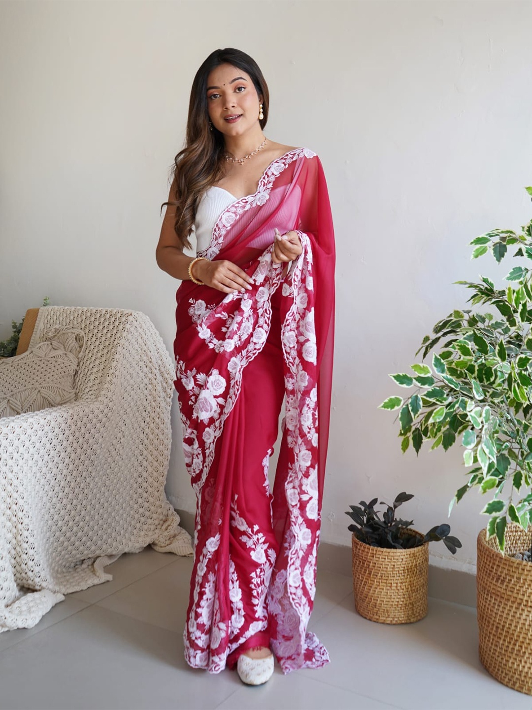 

JATRIQQ Embroidered Organza Saree, Pink
