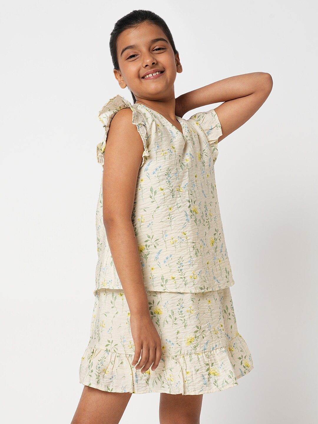 

Vero Moda Girls Floral Printed V-Neck Flutter Sleeves Top, Off white