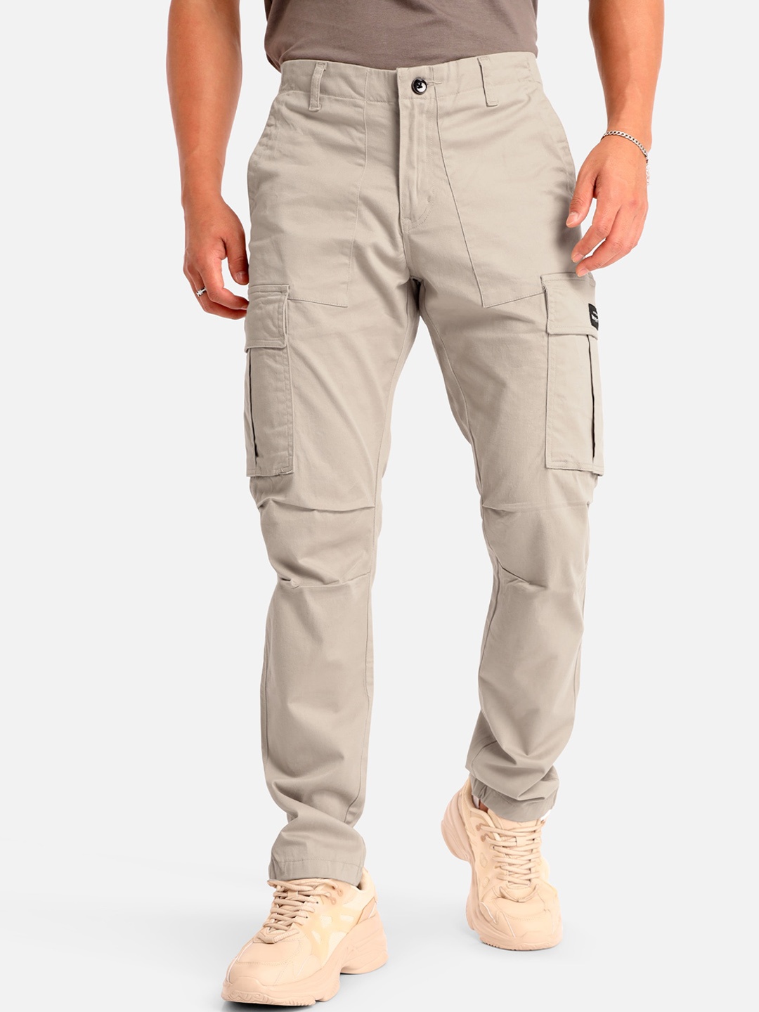 

Beyoung Men Low-Rise Cargos Trousers, Cream