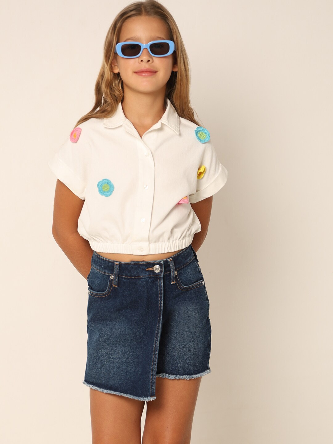 

Vero Moda Girls Spread Collar Short Sleeves Cotton Shirt, White