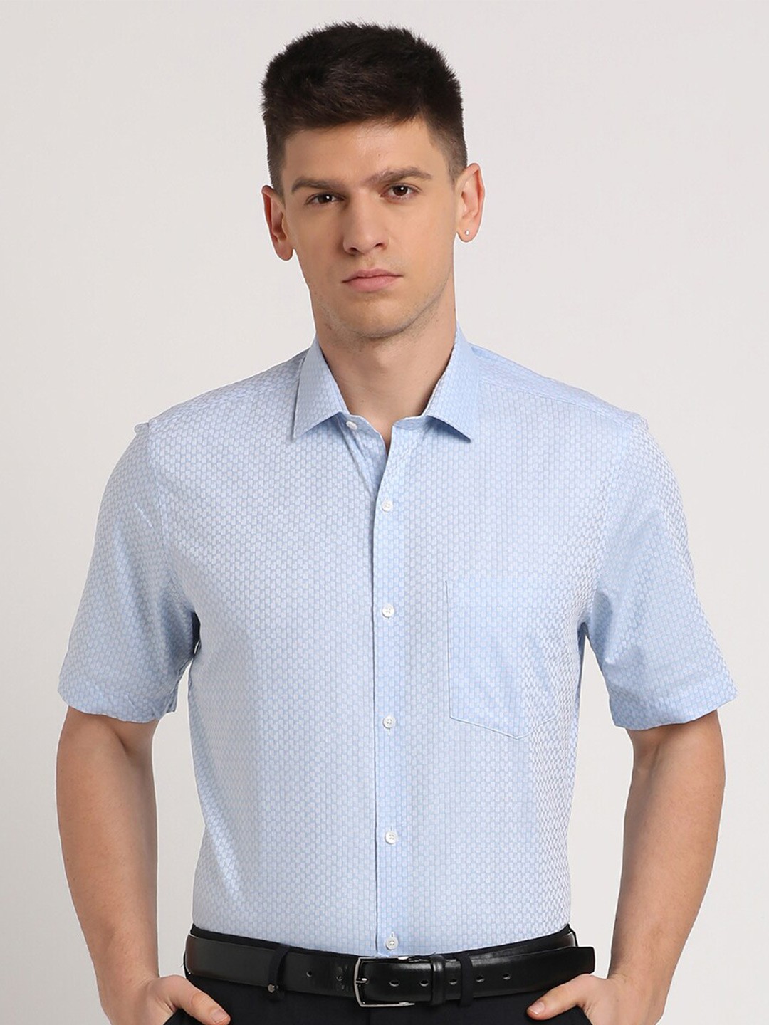 

Turtle Standard Opaque Cotton Formal Shirt, Blue