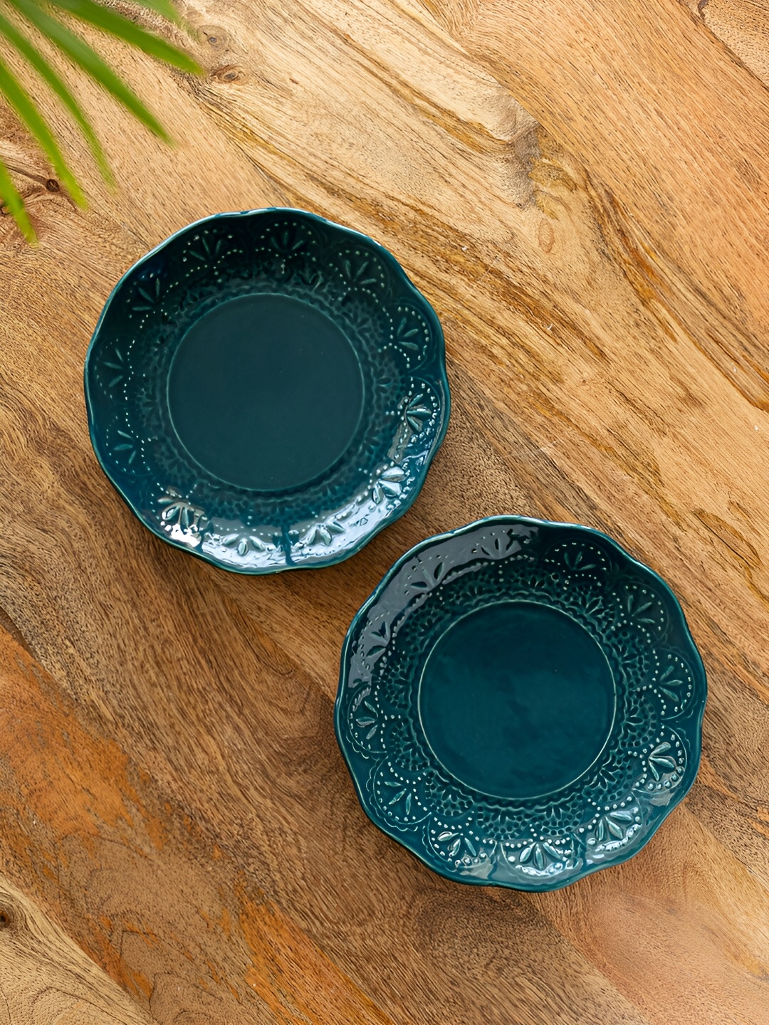 

ExclusiveLane 2 Pieces Teal Green Hand Glazed Ceramic Glossy Quarter Plates