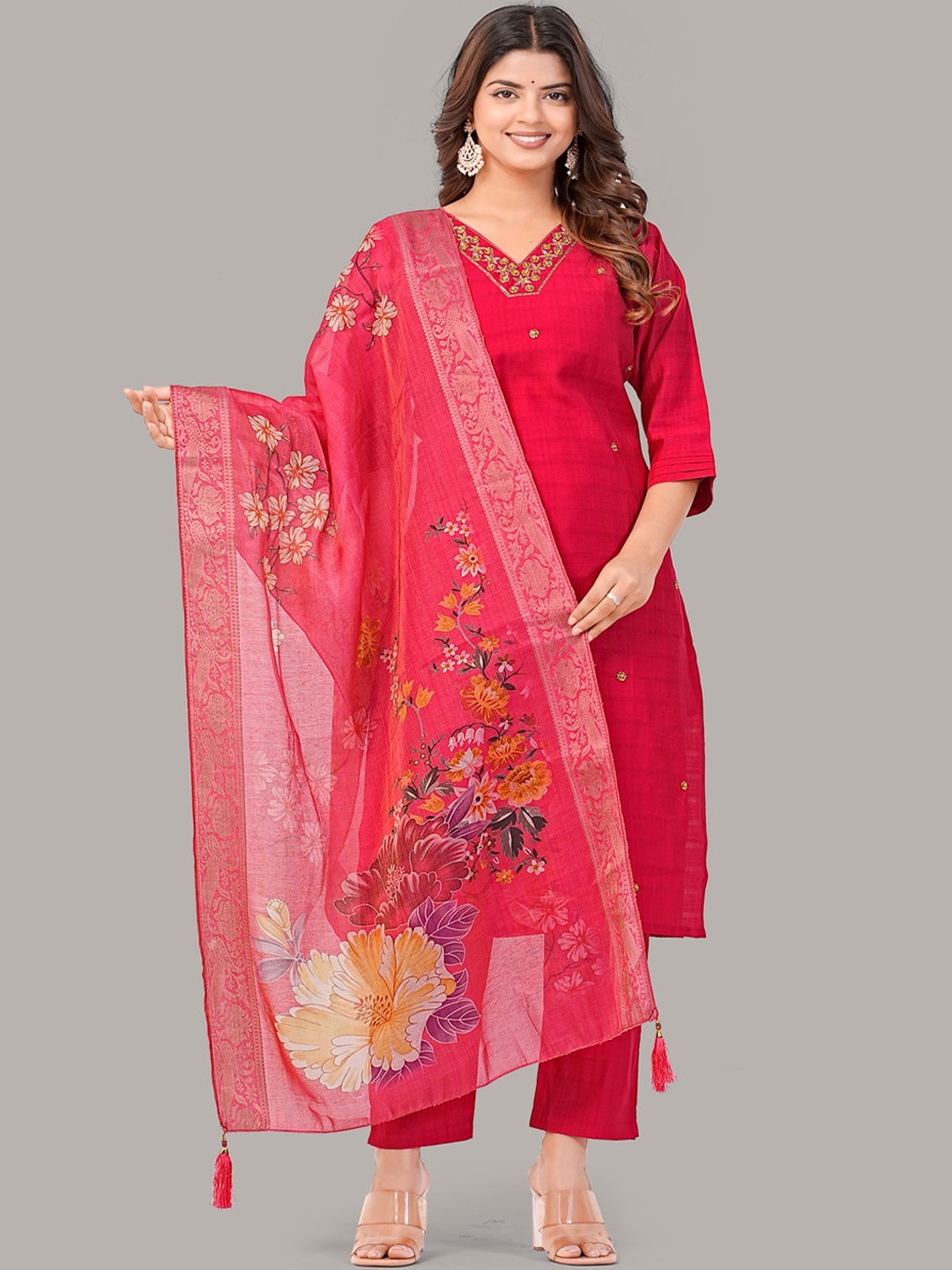

DARIAN Floral Printed V-Neck Straight Kurta with Trousers & Dupatta, Red