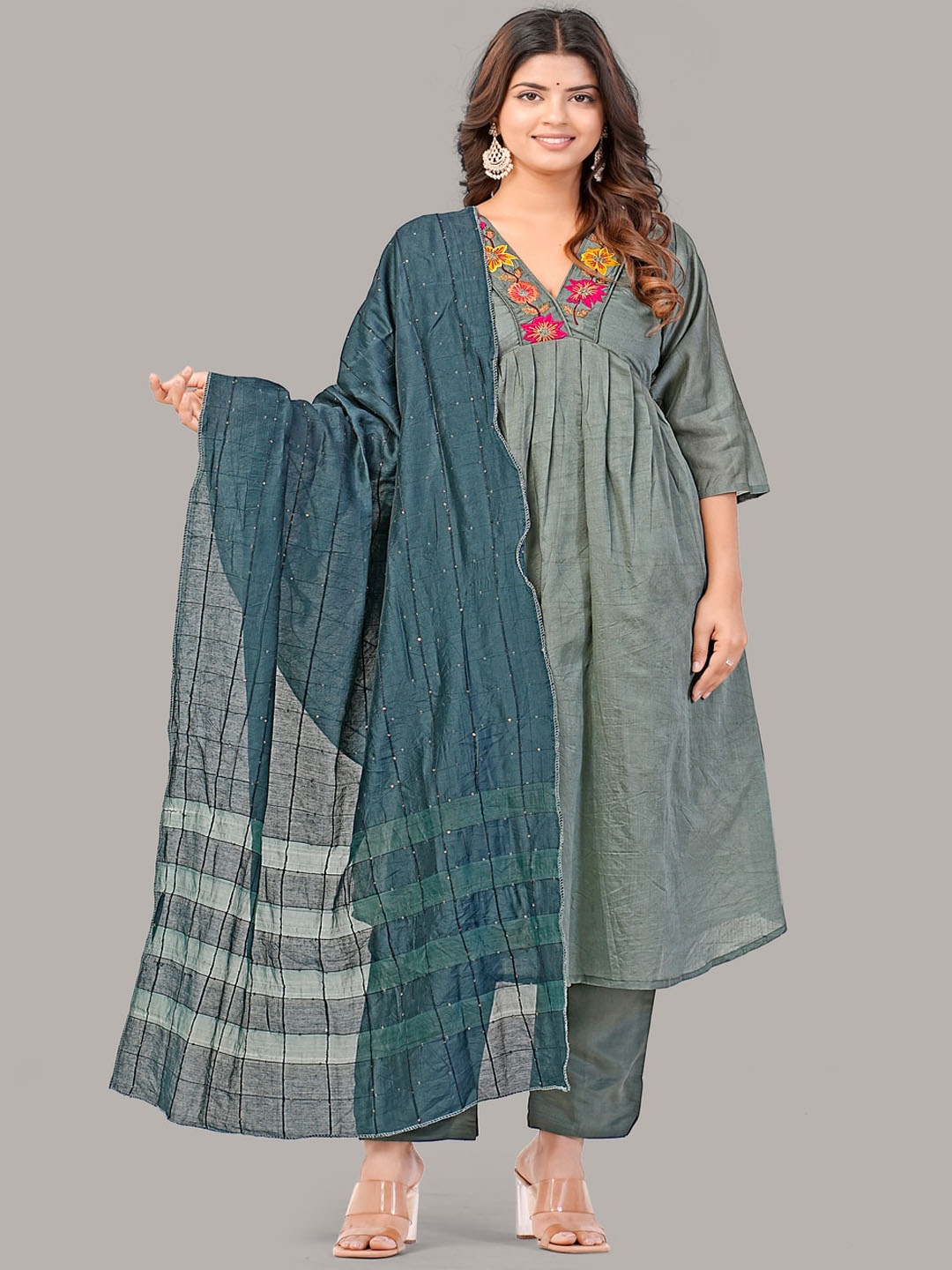

DARIAN Floral Printed V-Neck Pleated Kurta with Trousers & Dupatta, Grey