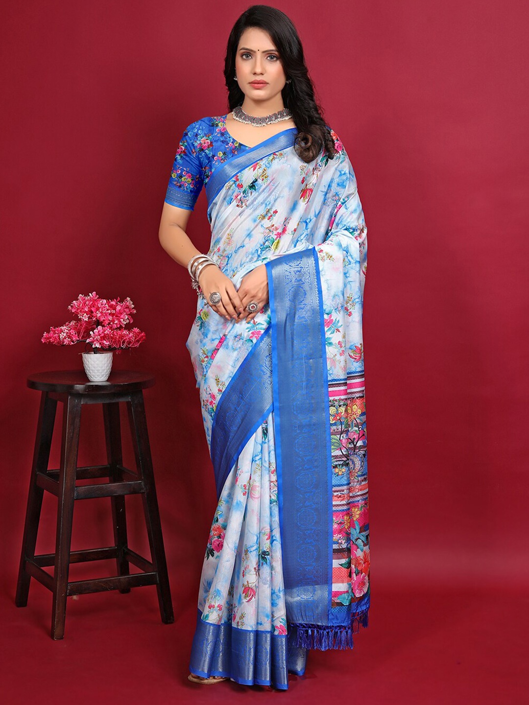 

Pionex Floral Printed Banarasi Saree With Tassels, Blue