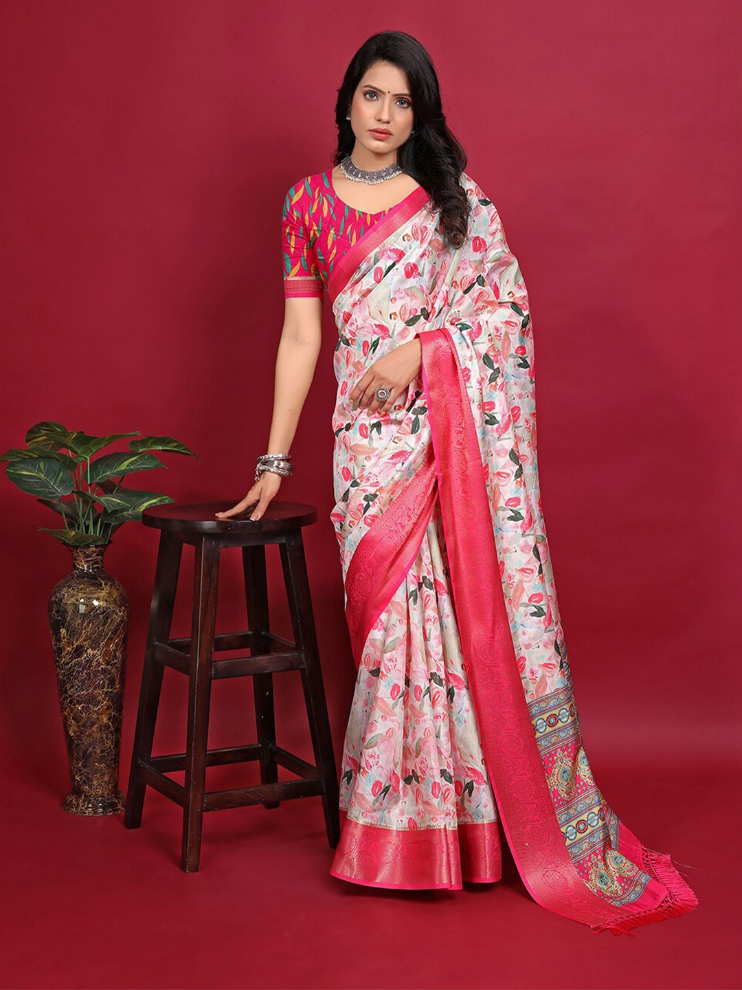 

Pionex Woven Design Zari Banarasi Saree, Peach