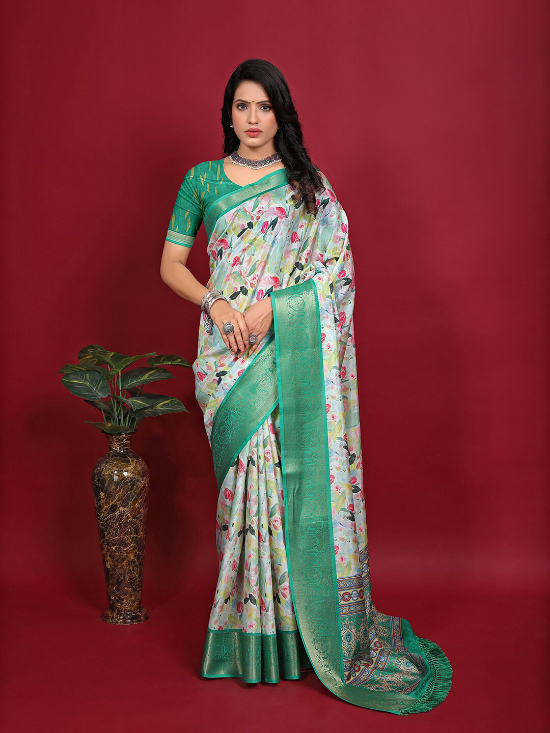 

Pionex Floral Printed Zari Banarasi Saree, Lime green