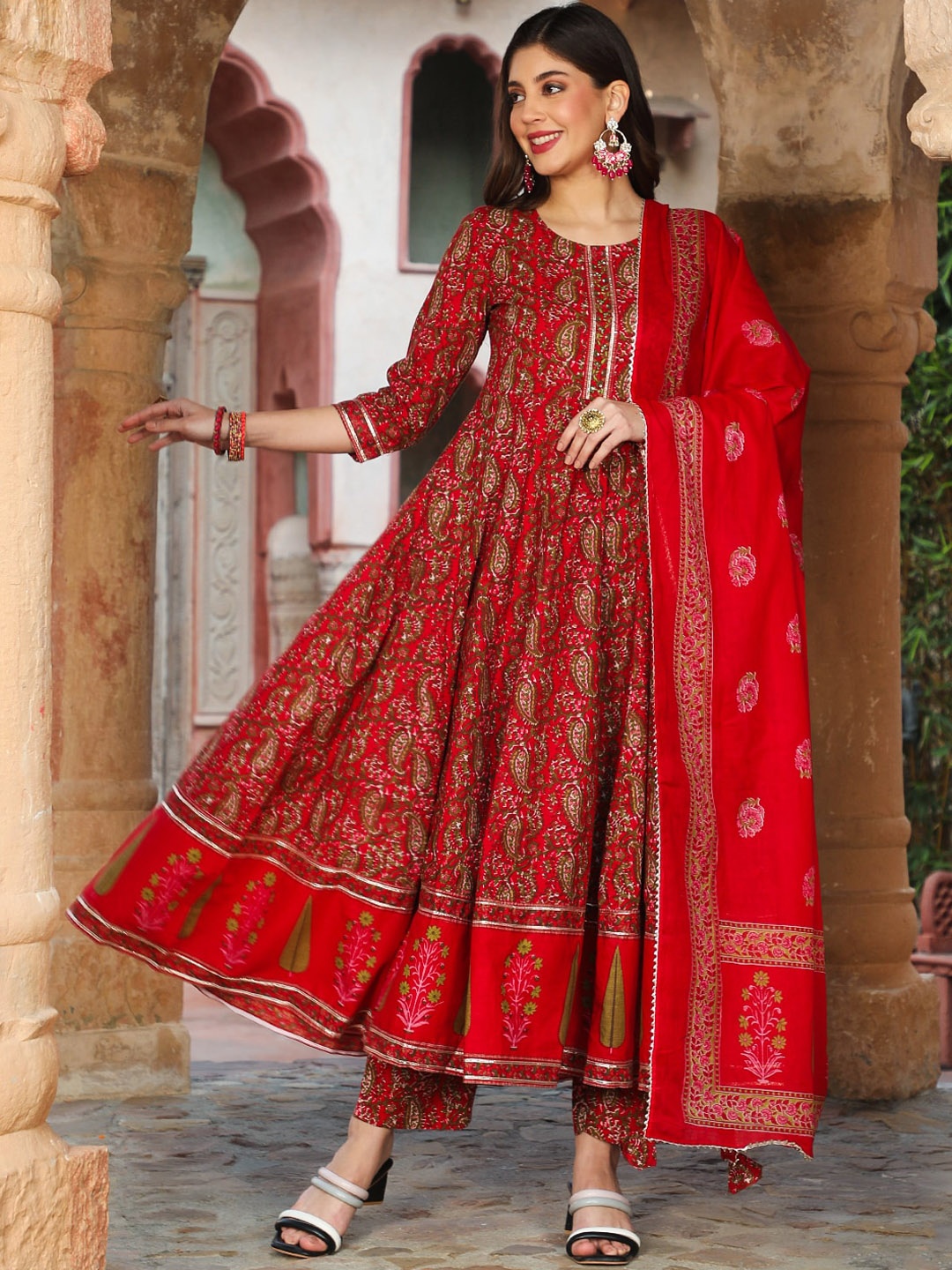 

GULMOHAR JAIPUR Ethnic Motifs Printed Pure Cotton Kurta with Trousers & Dupatta, Red