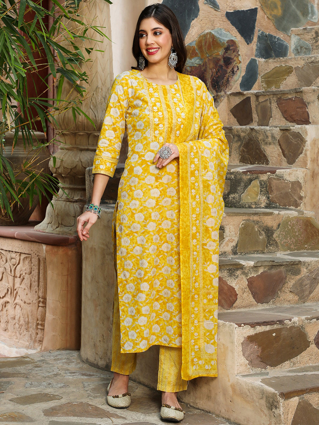 

GULMOHAR JAIPUR Floral Printed Regular Pure Cotton Kurta with Trousers & With Dupatta, Yellow