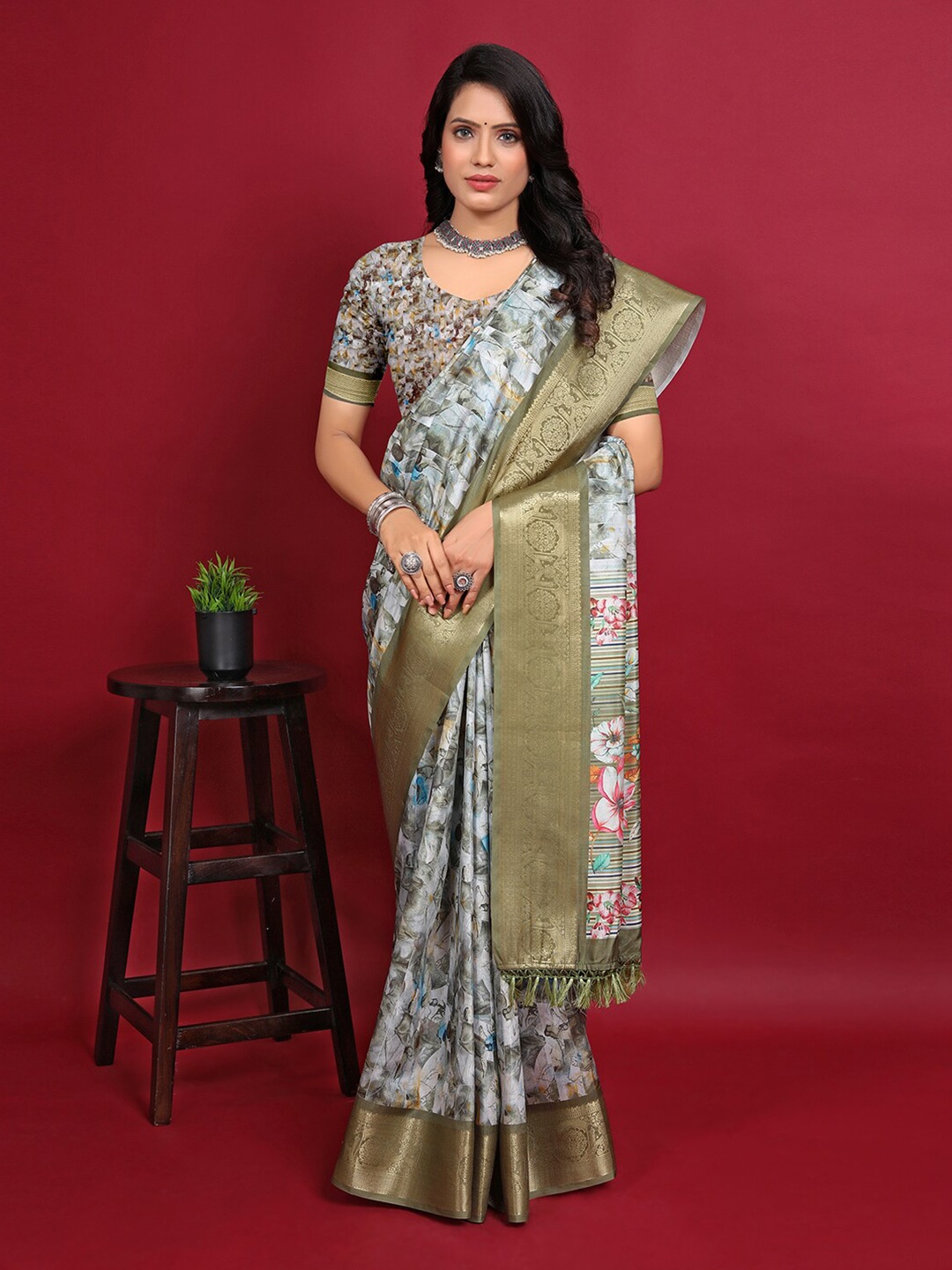 

Pionex Floral Printed Zari Banarasi Saree, Green