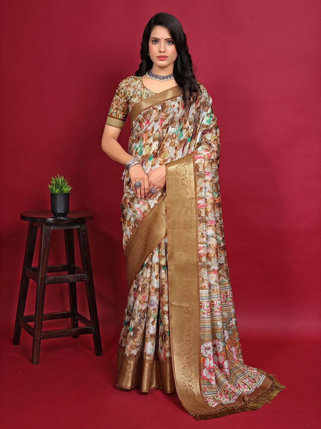 

Pionex Floral Printed Zari Banarasi Saree, Brown