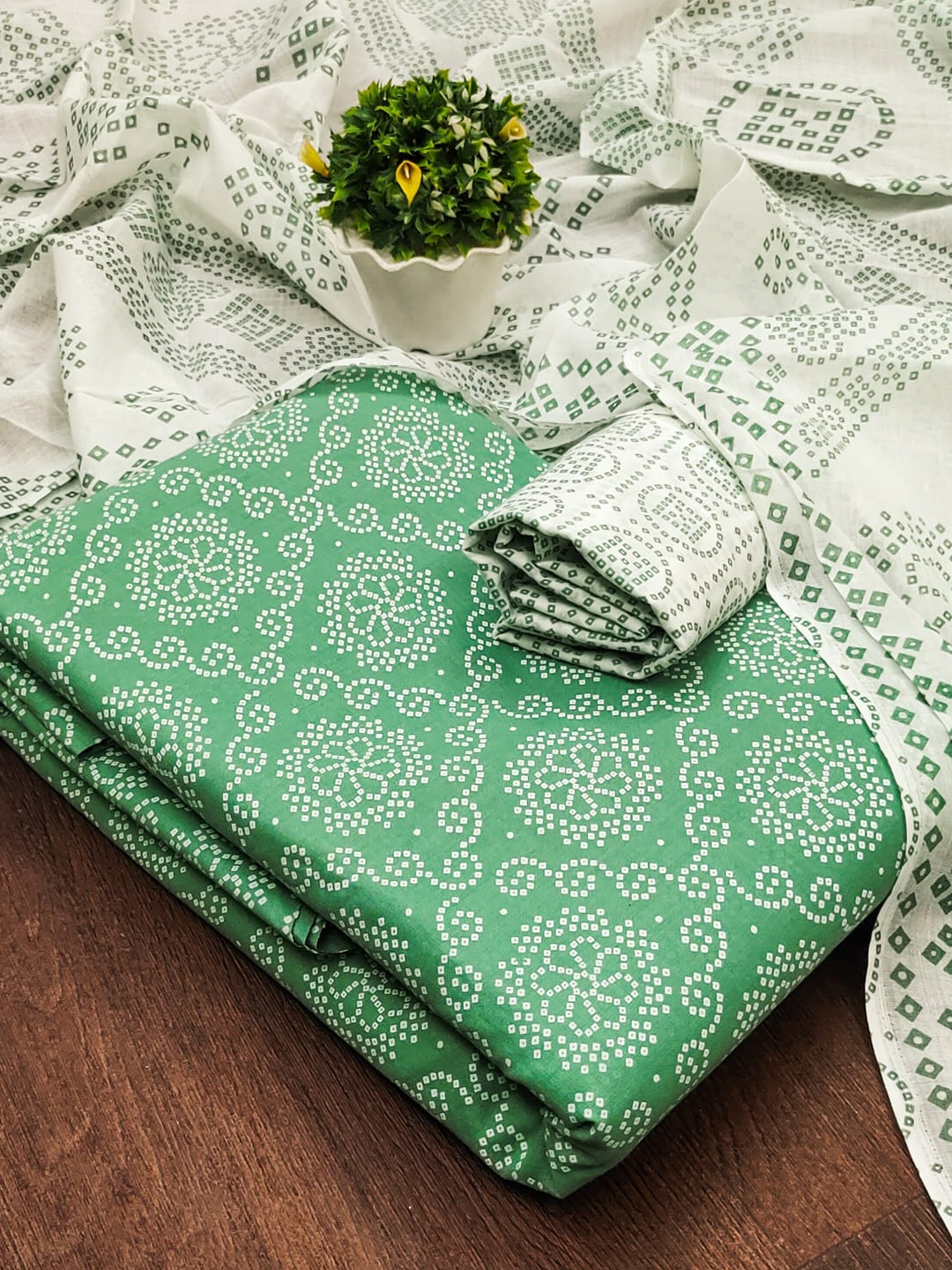 

ZEEPKART Bandhani Printed Jute Cotton Unstitched Dress Material, Green