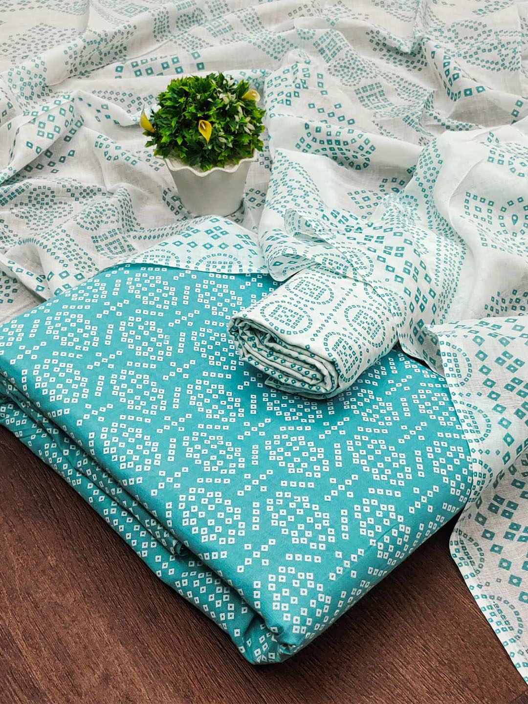 

ZEEPKART Bandhani Printed Jute Cotton Unstitched Dress Material, Turquoise blue