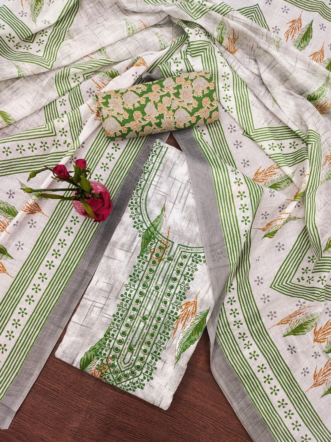

ZEEPKART Printed Jute Cotton Unstitched Dress Material, Green