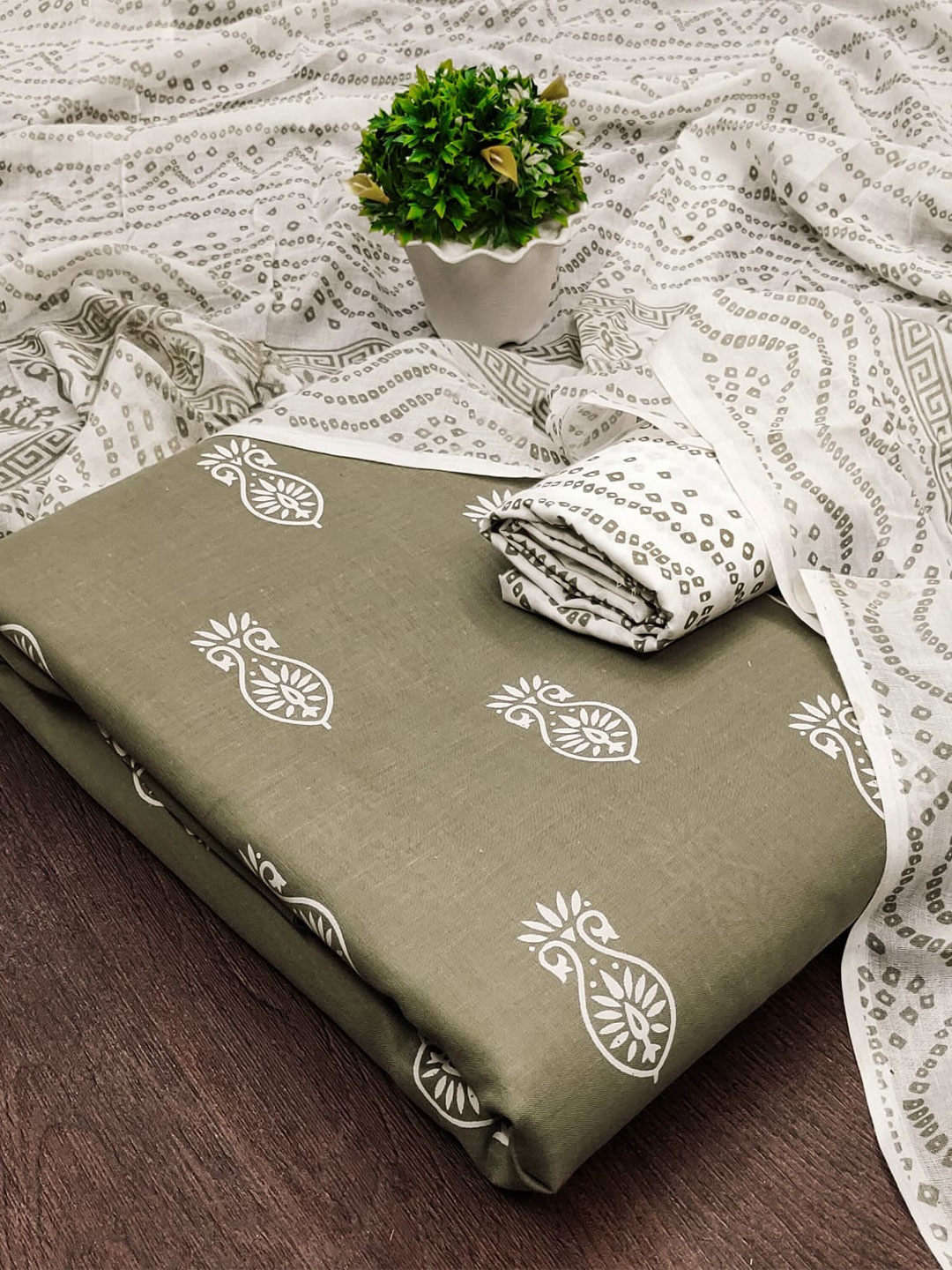 

ZEEPKART Jute Cotton Unstitched Dress Material, Grey