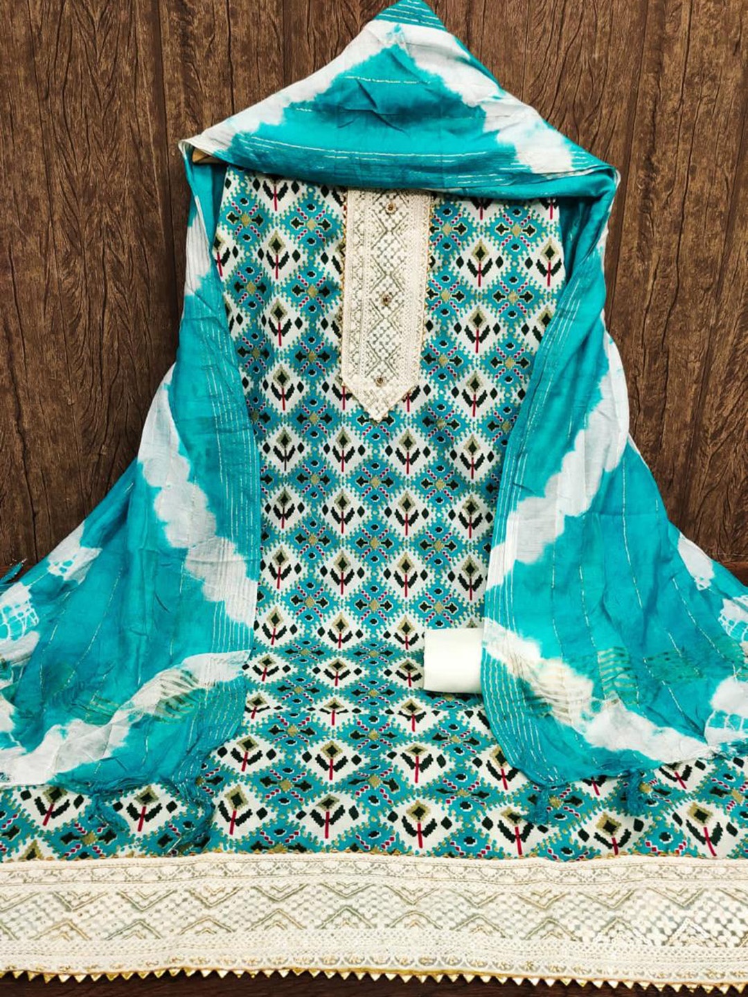

ZEEPKART Jute Cotton Unstitched Dress Material, Turquoise blue