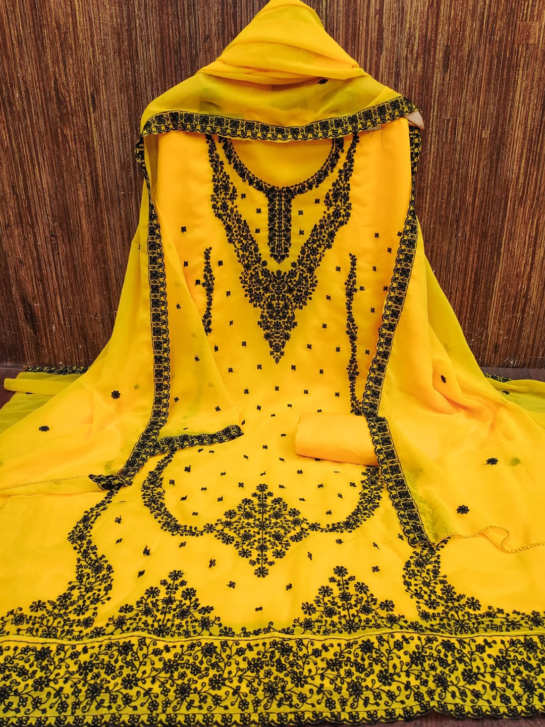 

ZEEPKART Floral Embroidered Unstitched Dress Material, Gold